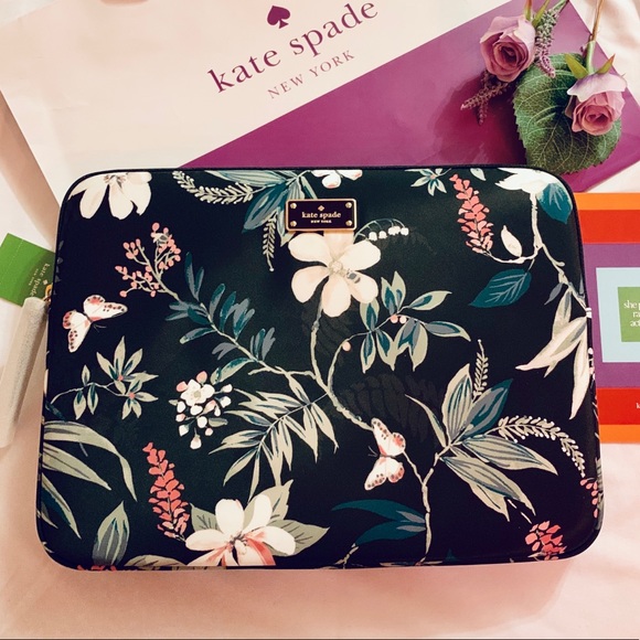 kate spade Accessories - Kate Spade Wilson Botanical Laptop Sleeve (NWT)